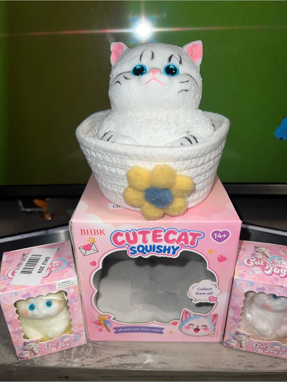 New 3Pc Jumbo Taba Squishy Cat w/Cute
Basket & 2small Taba Kitties